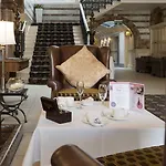 Hotell Crown & Mitre 3*