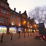 Crown & Mitre Otel