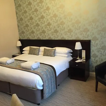 Crown & Mitre 3* קרליסל