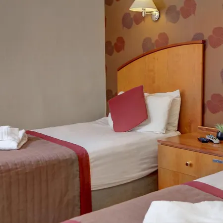 Crown & Mitre Hotel 3*