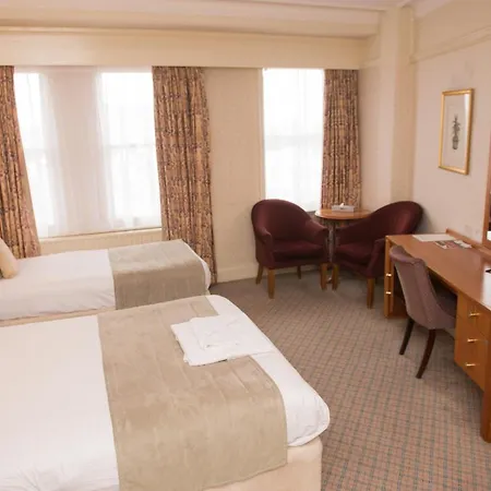Hotel Crown & Mitre 3*