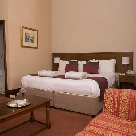 Crown & Mitre Hotel 3*