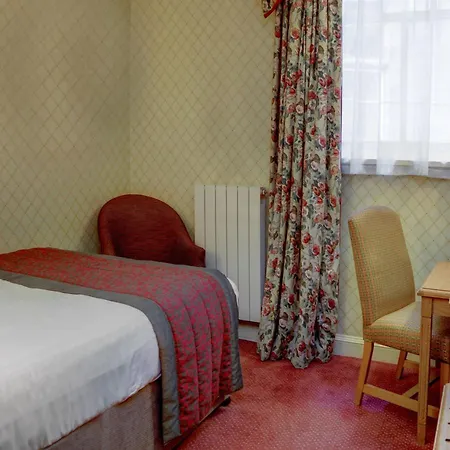 Otel Crown & Mitre 3*