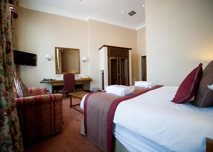 Crown & Mitre كارلايل