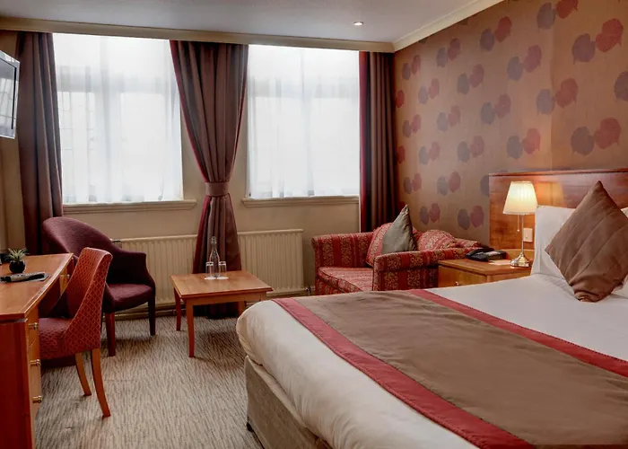 Crown & Mitre كارلايل