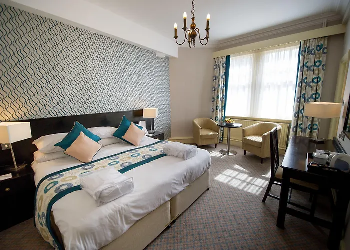 Crown & Mitre 3* Carlisle (Cumbria)