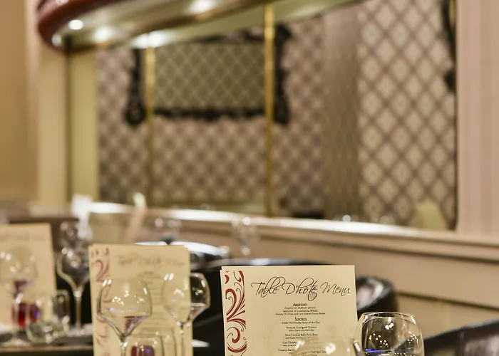 Crown & Mitre 3* كارلايل