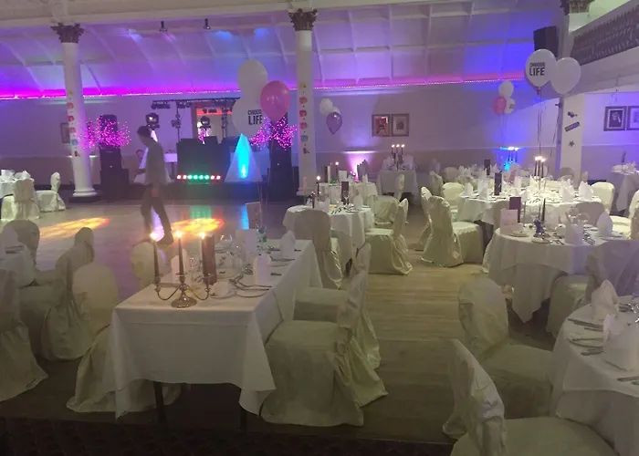 Crown & Mitre فندق 3*