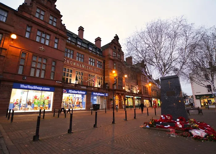 Crown & Mitre فندق