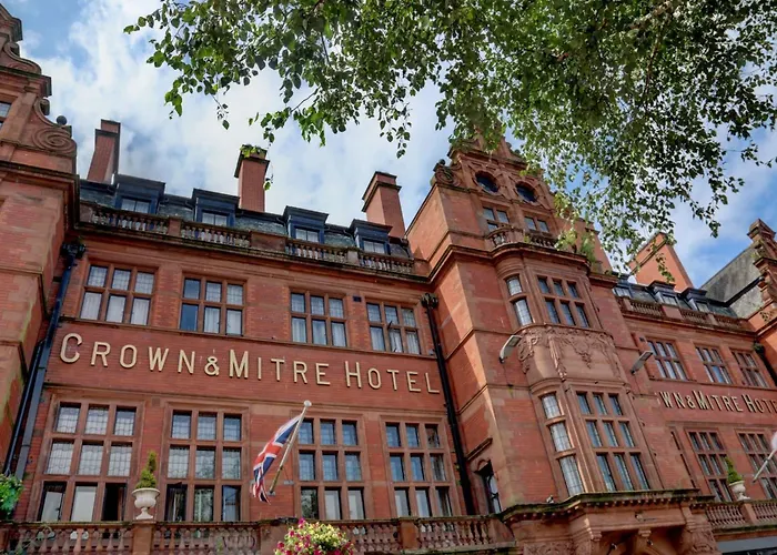 Crown & Mitre 3* Carlisle (Cumbria)